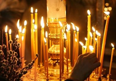 russian-orthodox-candles-burning